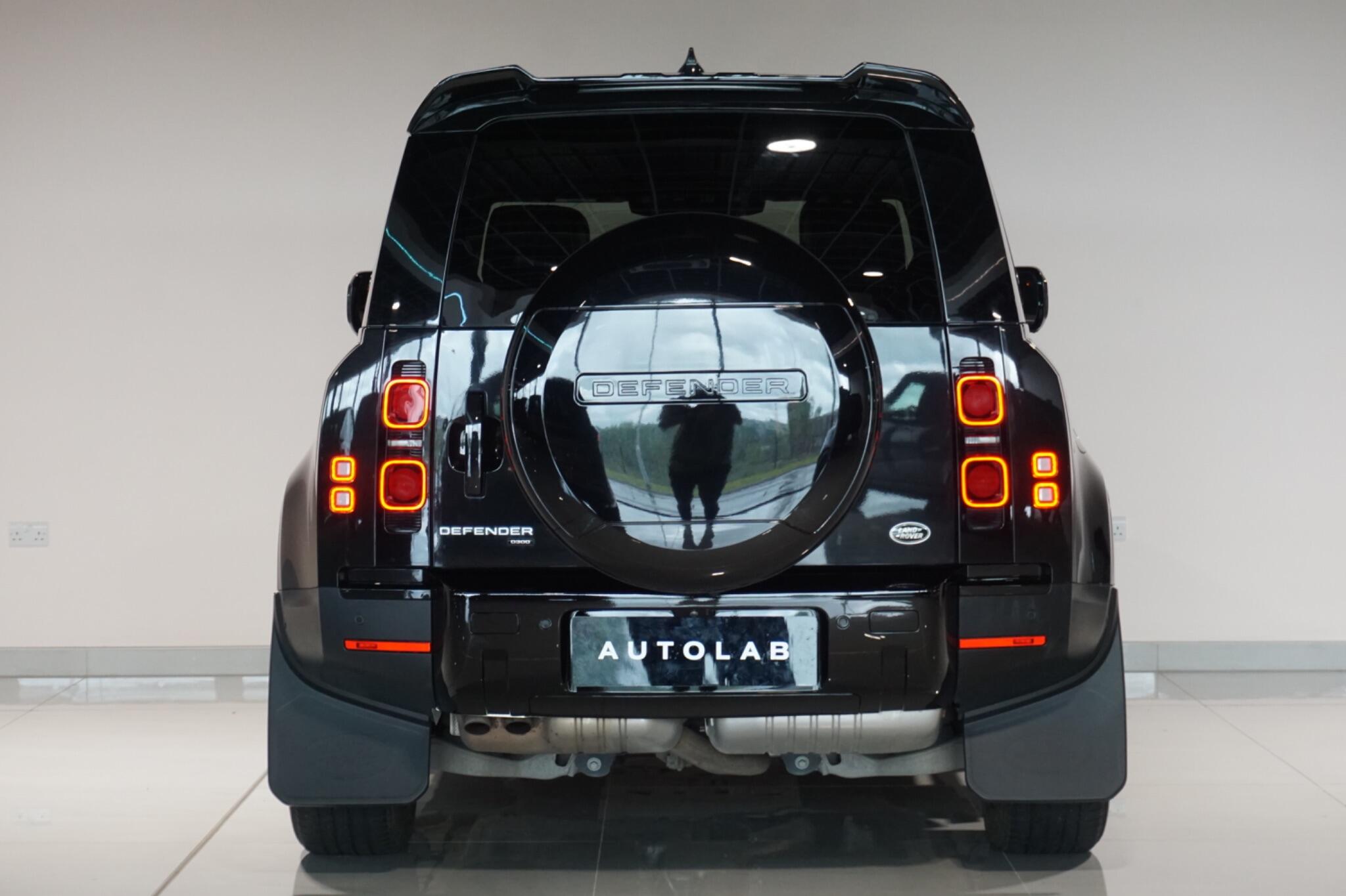 Land Rover Defender 110 3.0 D300 MHEV HSE SUV 5dr Diesel Auto 4WD Euro 6 (s/s) (300 ps)